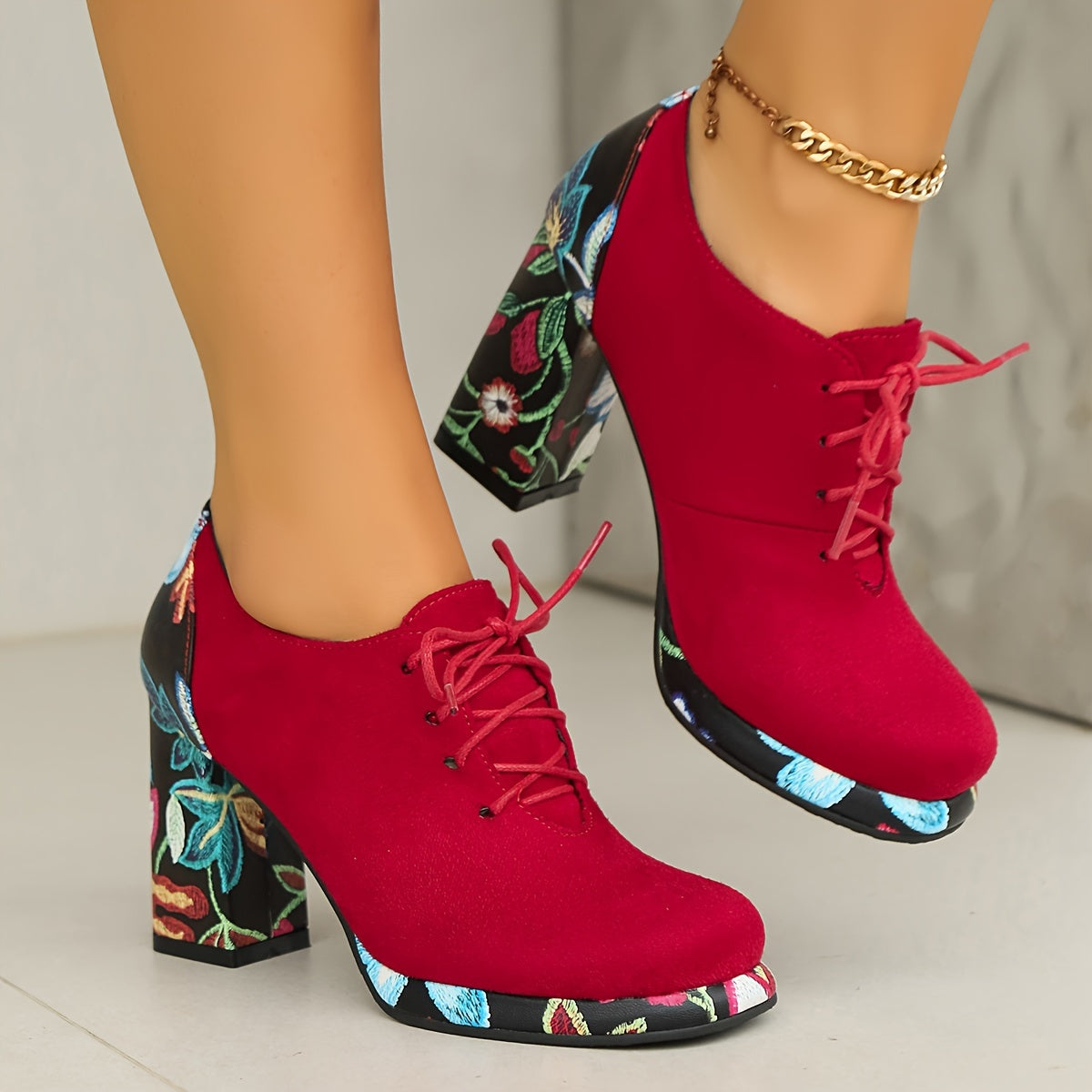 VougeVamp Elegant Chunky Heel Ankle Boots – Lace-Up Waterproof Platform Booties with Round Toe - VougeVampUK