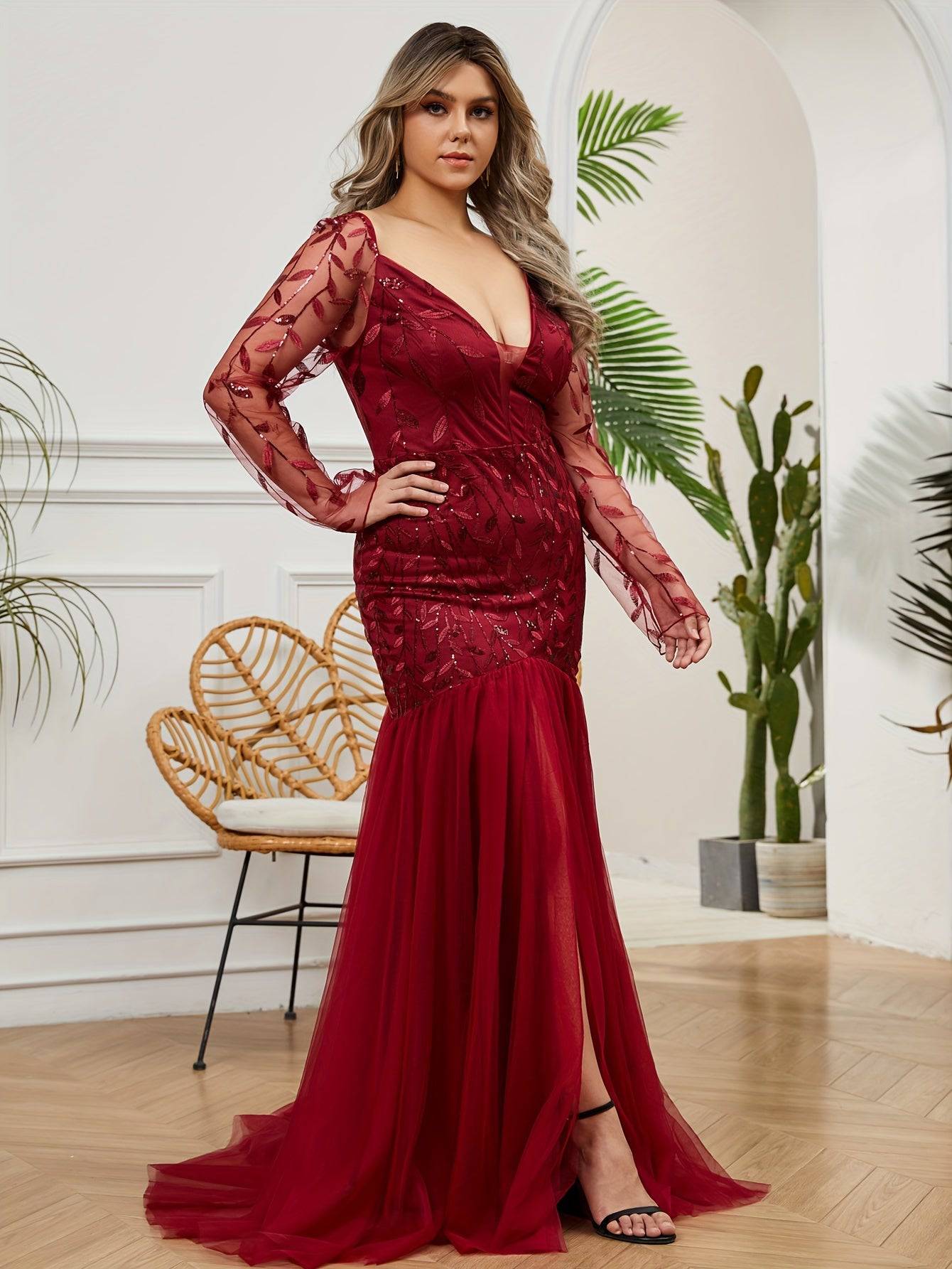 VougeVamp Plus Size Enchanting Mermaid Wedding Gown – Floral Mesh Detailing & Elegant Illusion Sleeves - VougeVampUK