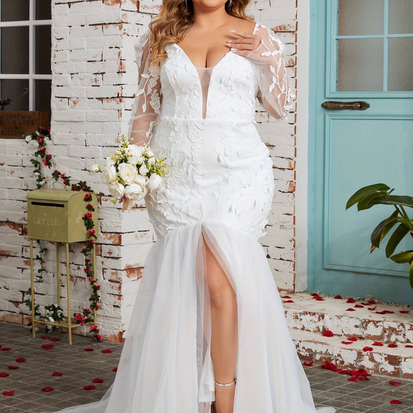 VougeVamp Plus Size Enchanting Mermaid Wedding Gown – Floral Mesh Detailing & Elegant Illusion Sleeves - VougeVampUK