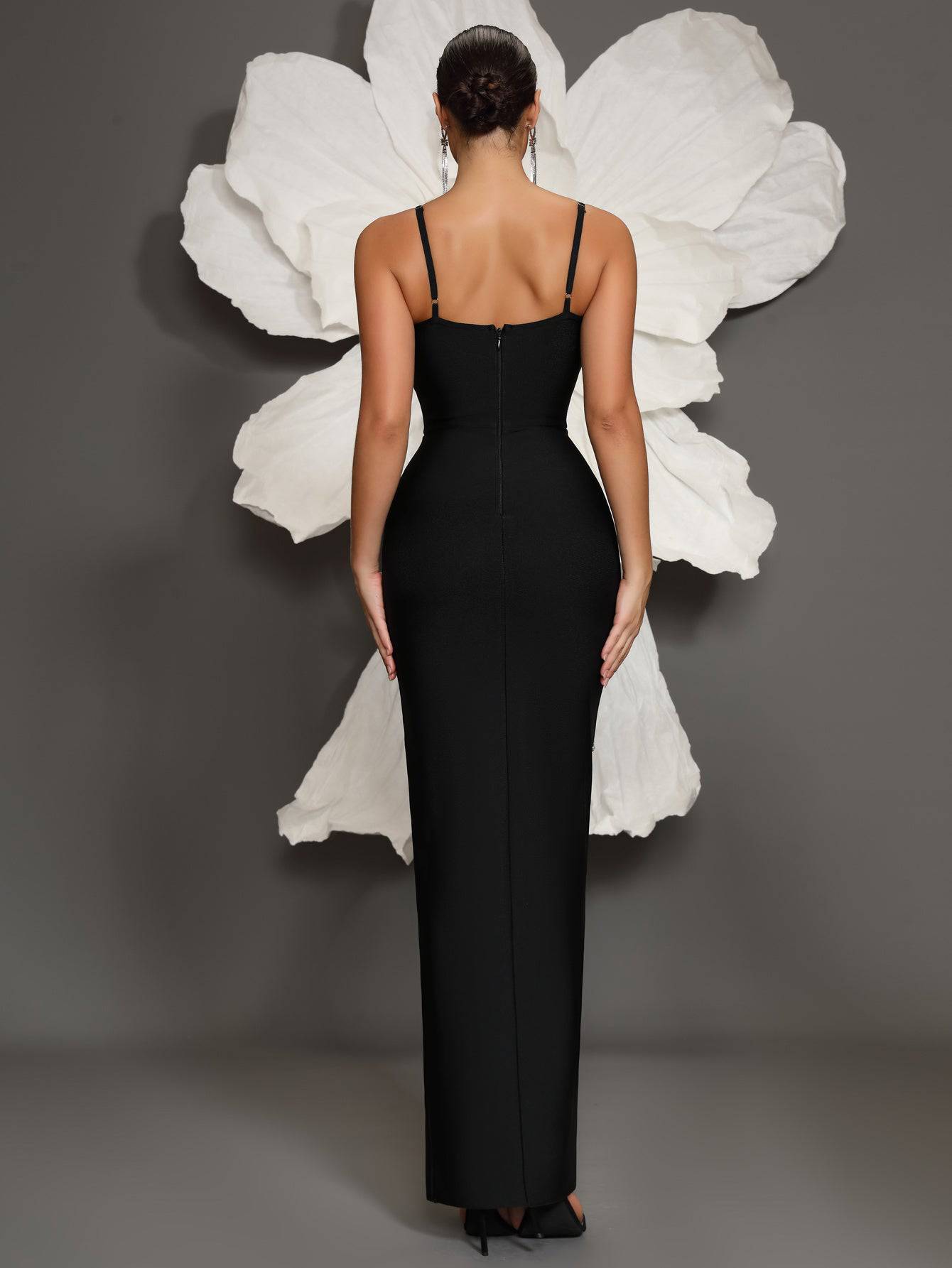 VougeVamp Elegant Knit Bodycon Evening Gown – Sleeveless Bandeau Dress with Handmade Bow & Bead Embellishments for Formal Events