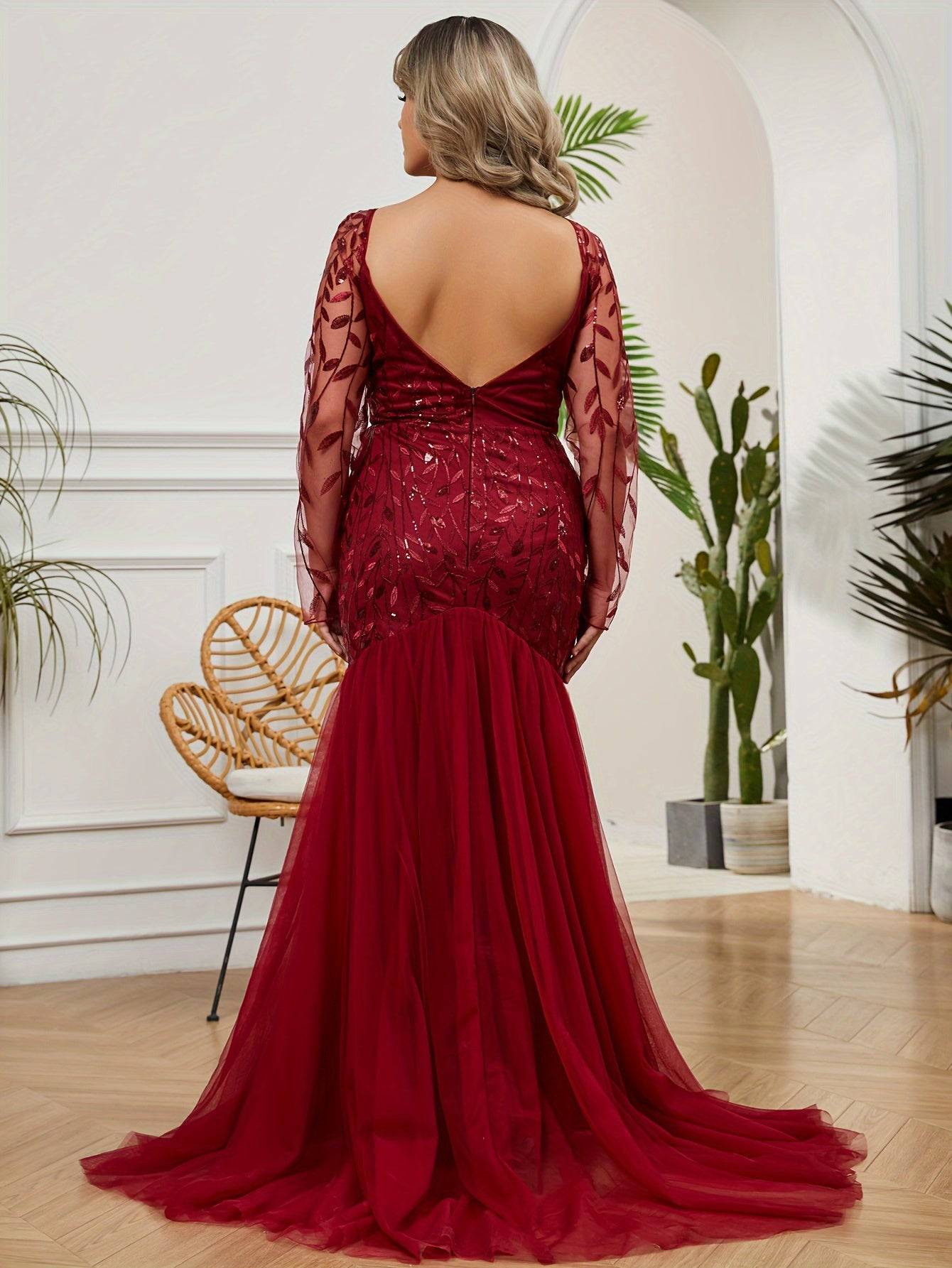 VougeVamp Plus Size Enchanting Mermaid Wedding Gown – Floral Mesh Detailing & Elegant Illusion Sleeves - VougeVampUK