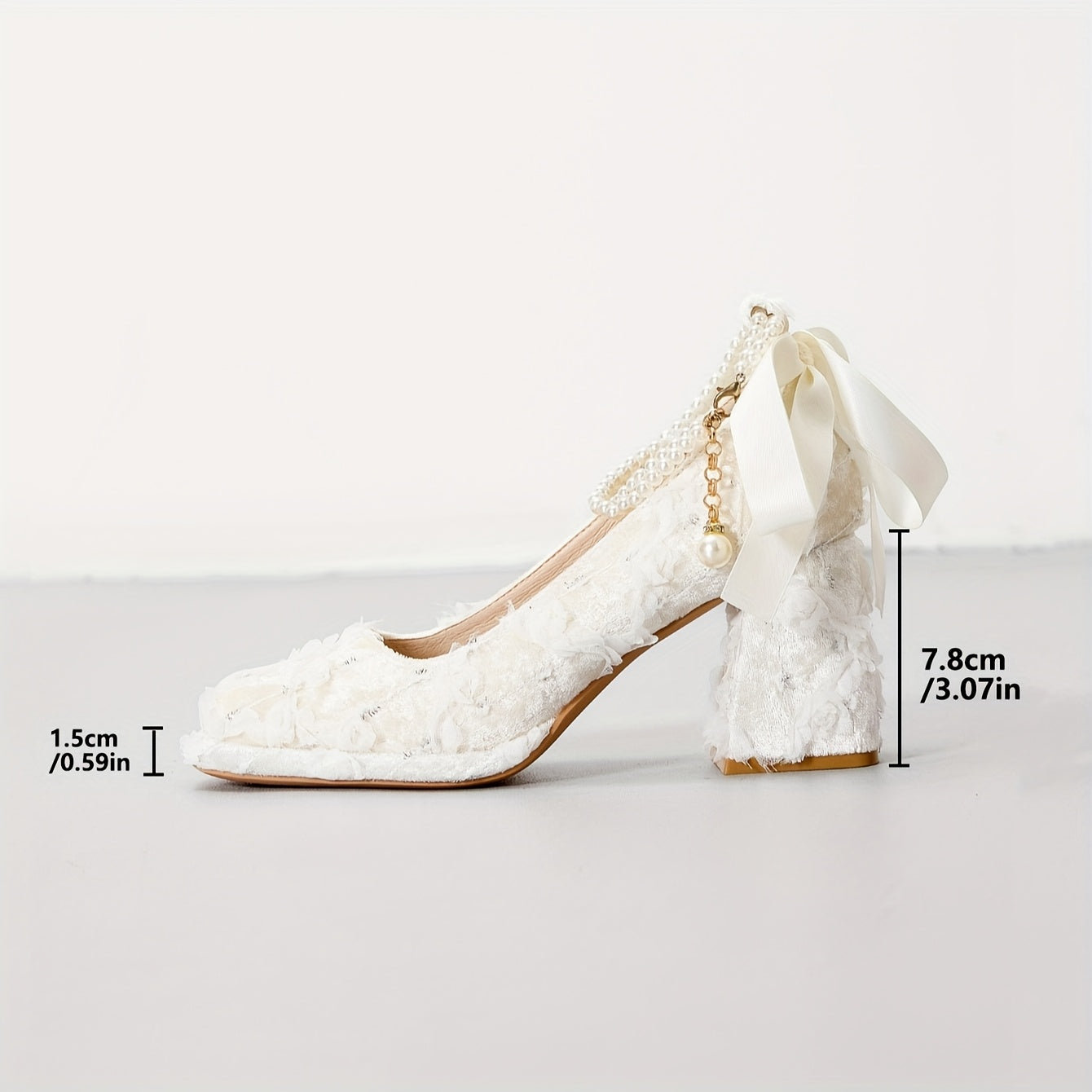 VougeVamp Vintage Mary Jane High Heel Pumps – Chunky Platform Heel with White Lace & Faux Pearl Ankle Strap