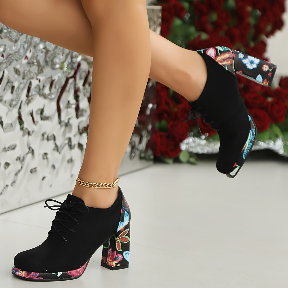 VougeVamp Elegant Chunky Heel Ankle Boots – Lace-Up Waterproof Platform Booties with Round Toe - VougeVampUK