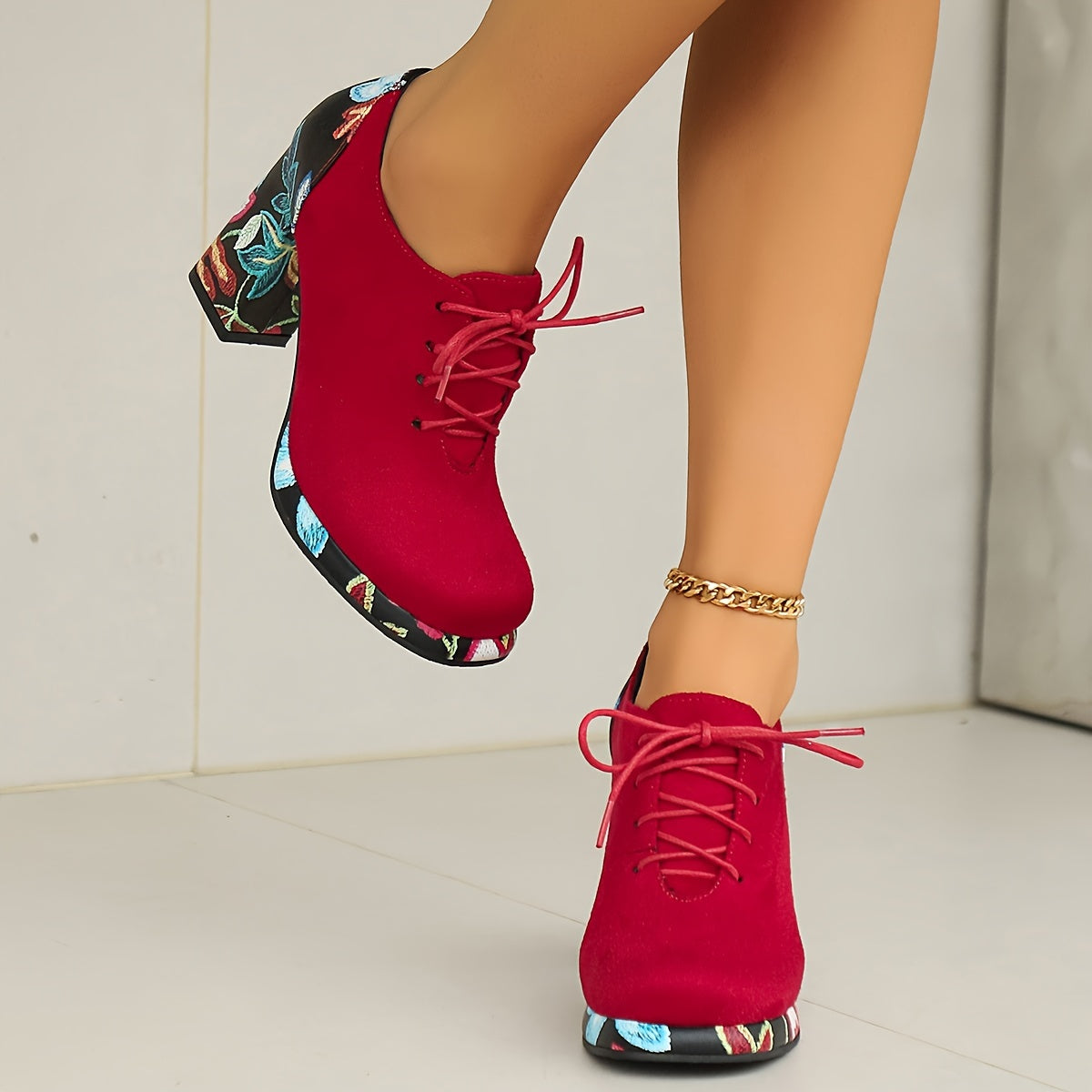 VougeVamp Elegant Chunky Heel Ankle Boots – Lace-Up Waterproof Platform Booties with Round Toe - VougeVampUK