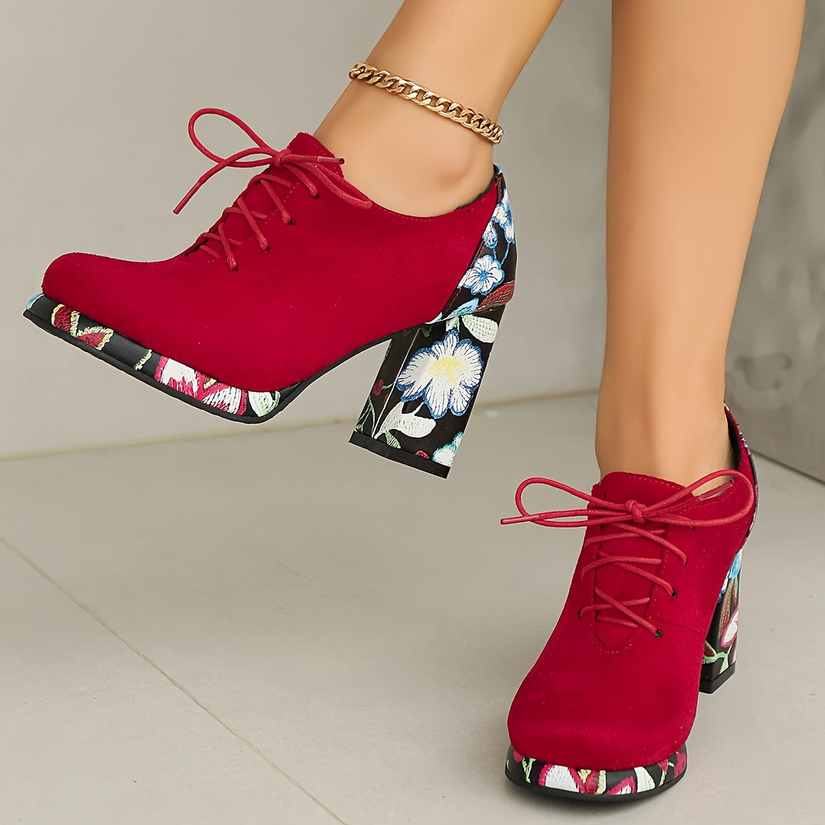 VougeVamp Elegant Chunky Heel Ankle Boots – Lace-Up Waterproof Platform Booties with Round Toe - VougeVampUK