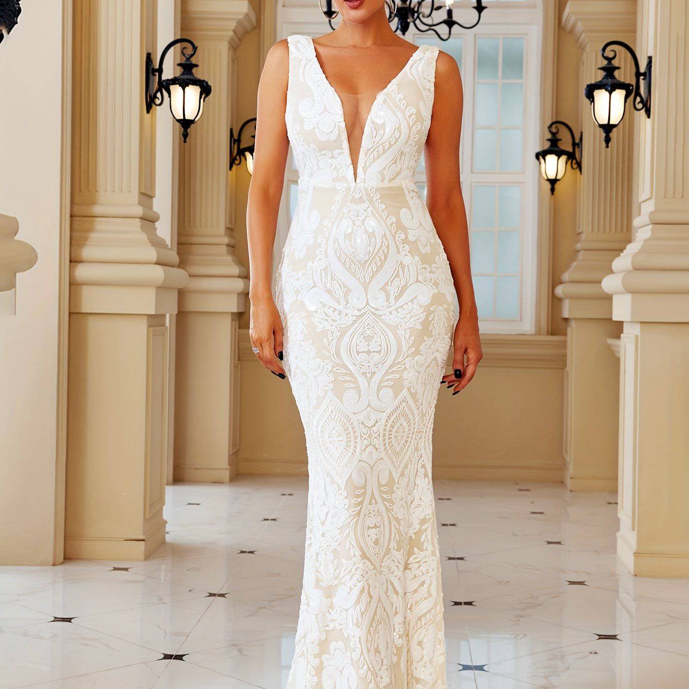 Elegant Black Sequin Mermaid Dress – V-Neck, Sleeveless Bodycon Gown with Geometric Pattern - VougeVampUK