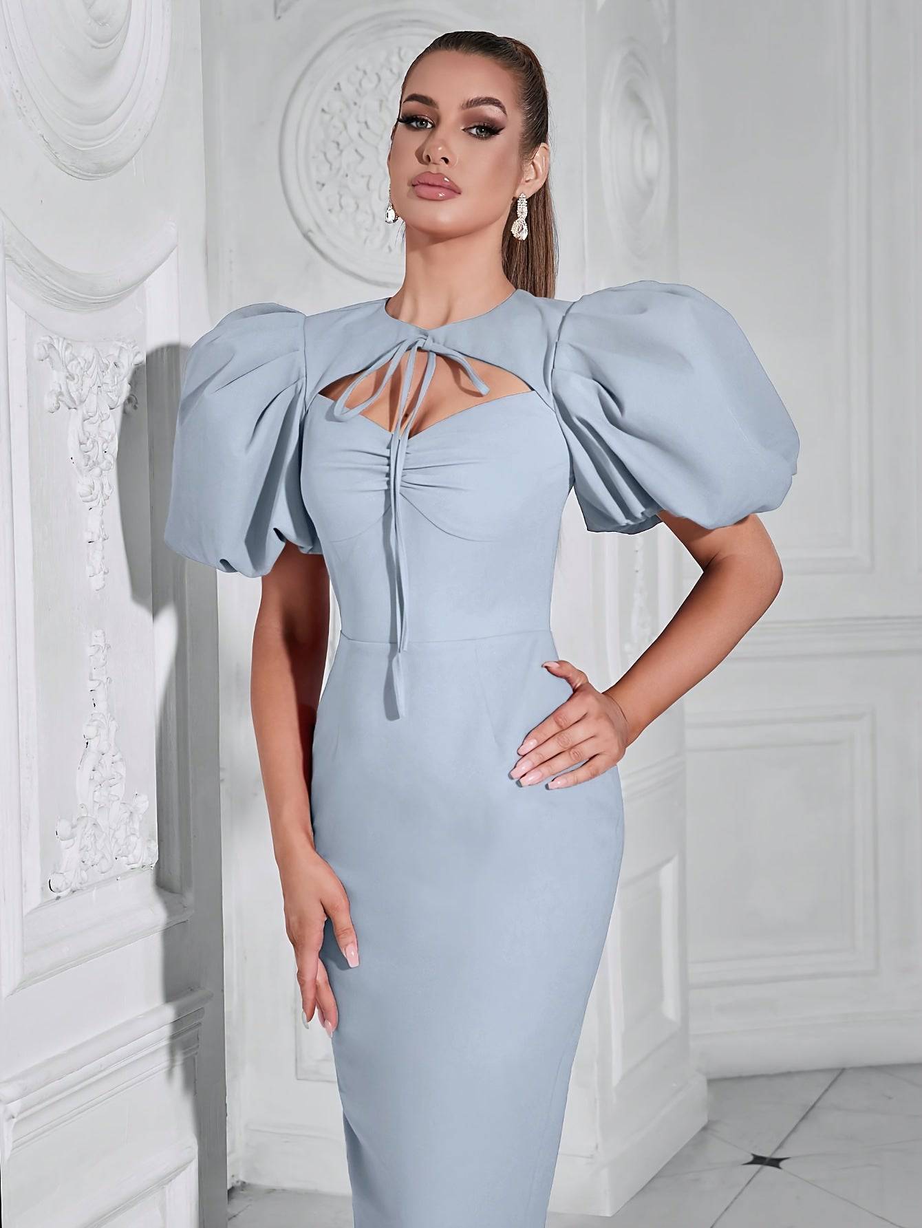 VougeVamp Elegant Halter Neck Bodycon Cocktail Dress with Backless Design & Bubble Sleeve Detail - VougeVampUK