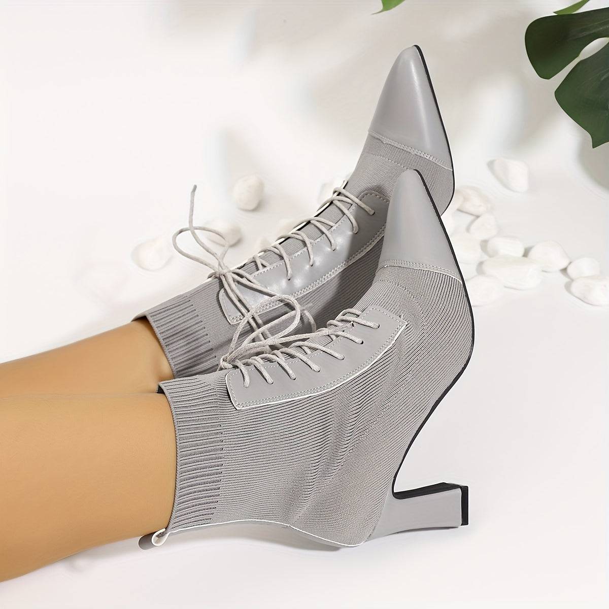 VougeVamp Fashionable Grey Ankle Boots – Pointed Toe & Chunky Heel Winter Boots - VougeVampUK