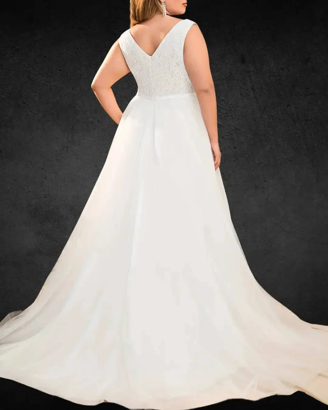 Plus Size Women's Sleeveless V-Neck Lace Wedding Dress – Elegant Bridal Gown & Evening Dress - VougeVampUK
