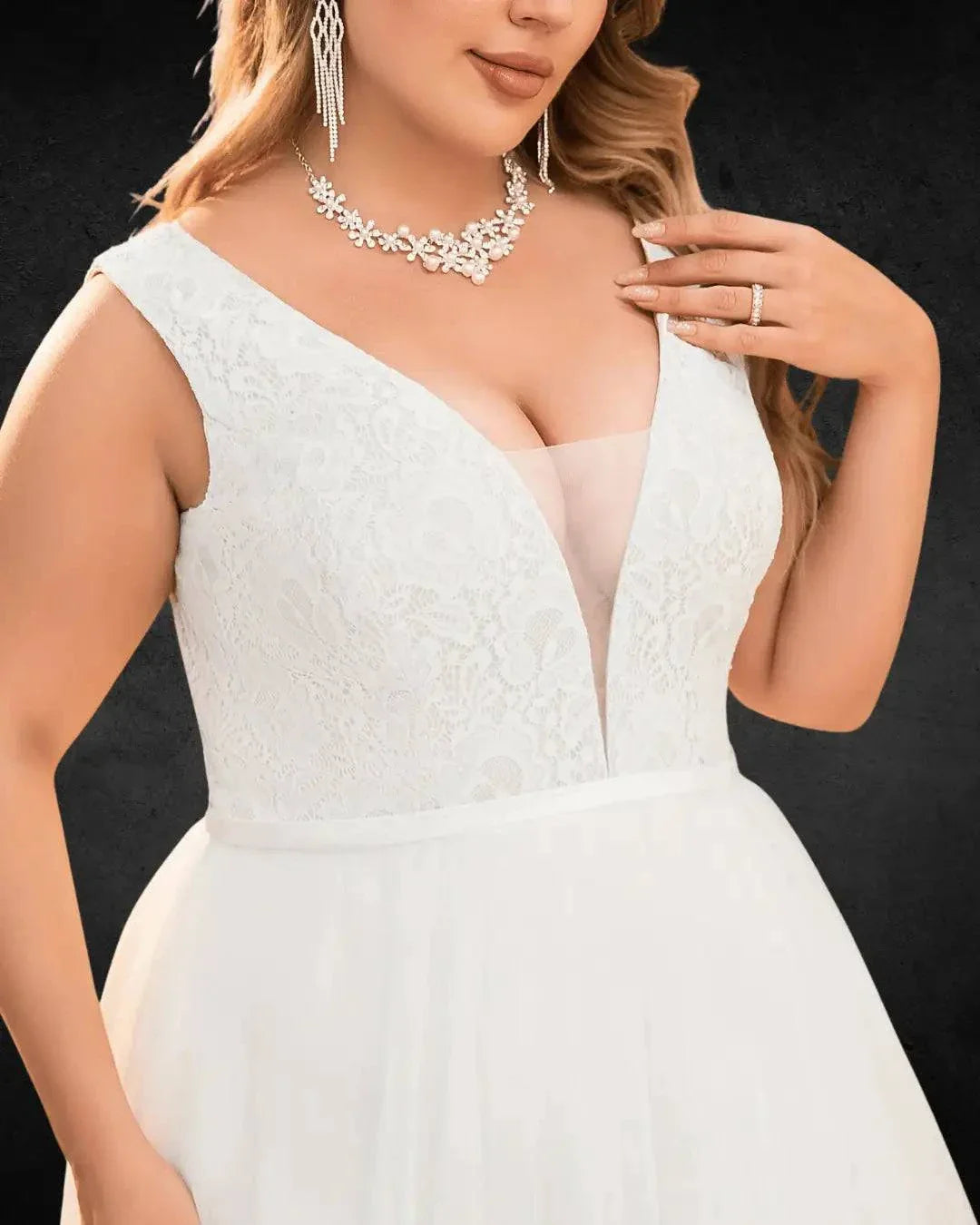 Plus Size Women's Sleeveless V-Neck Lace Wedding Dress – Elegant Bridal Gown & Evening Dress - VougeVampUK