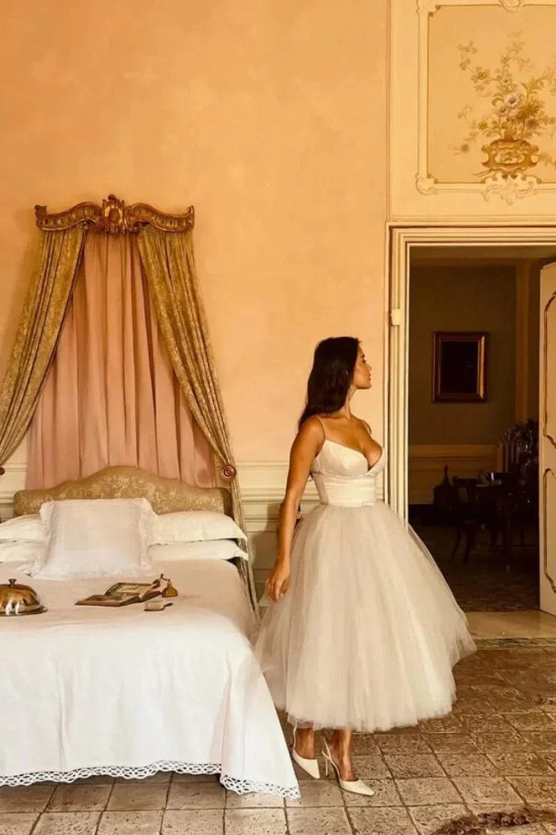 VougeVamp Sweetheart Tulle Prom Dress - White Sexy V-Neck Ankle-Length A-Line Evening Gown - VougeVampUK