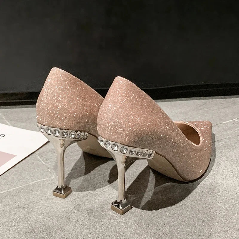 VougeVamp Elegant Stiletto Heels – Nude & Metallic Pointed Toe Dress Shoes with Pearl Detail for Bridal, Party & Special Occasions