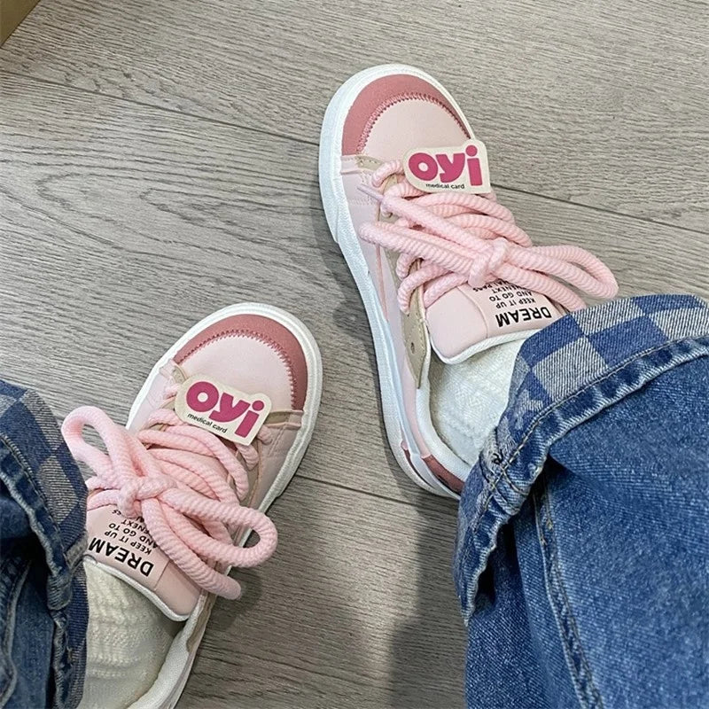 VougeVamp Low-Cut Cross-Strap Sneakers – Trendy Flat-Soled Casual Sports Shoes for Walking & Everyday Wear - VougeVampUK