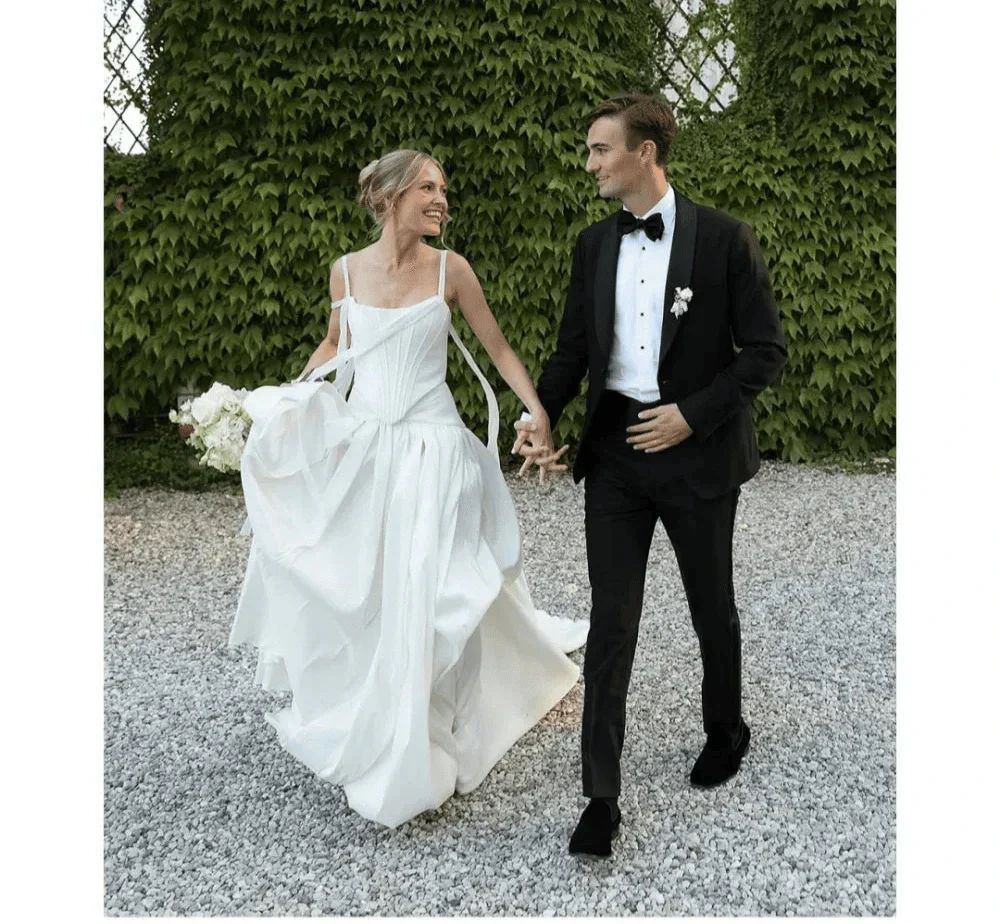 VougeVamp Customized White Spaghetti Strap Bud Wedding Dress - A-Line Sleeveless Floor-Length Gown - VougeVampUK