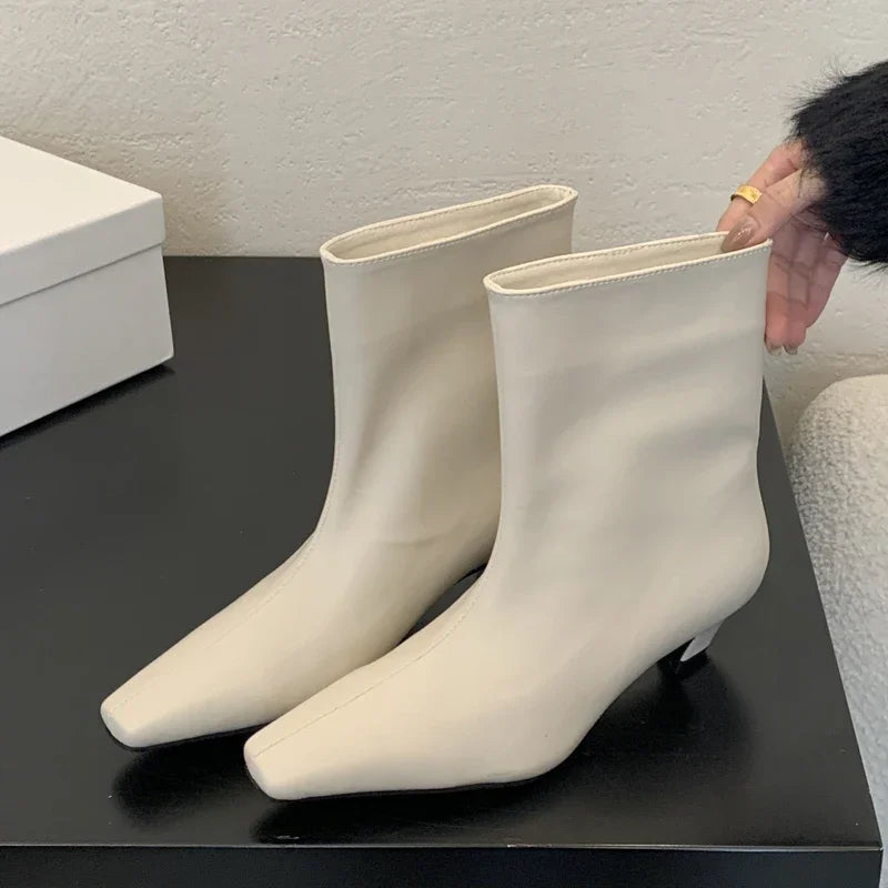 Handmade Pointed Toe Ankle Boots for Women – Slip-On Low Heel Street Style Party & Banquet Short Boots - VougeVampUK