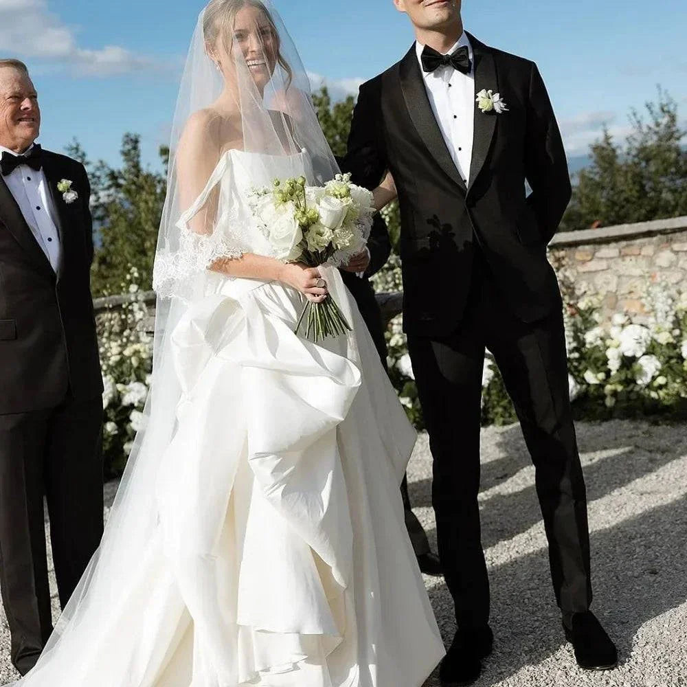 VougeVamp Customized White Spaghetti Strap Bud Wedding Dress - A-Line Sleeveless Floor-Length Gown - VougeVampUK