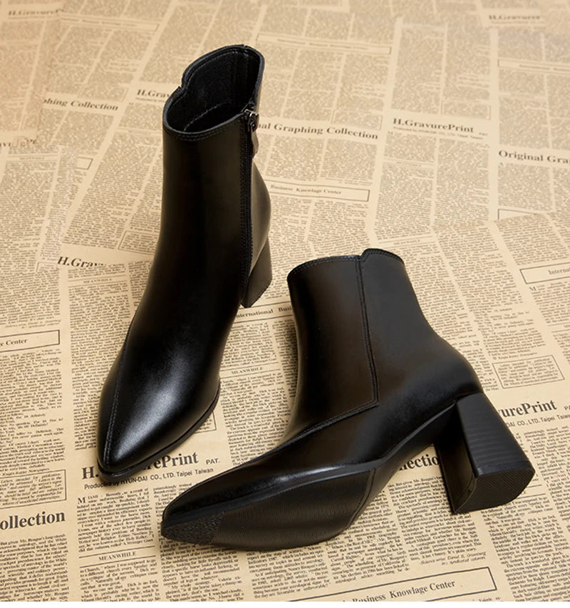 VougeVamp Women's Plush Ankle Boots – Warm High-Heel Booties with Side Zipper - VougeVampUK