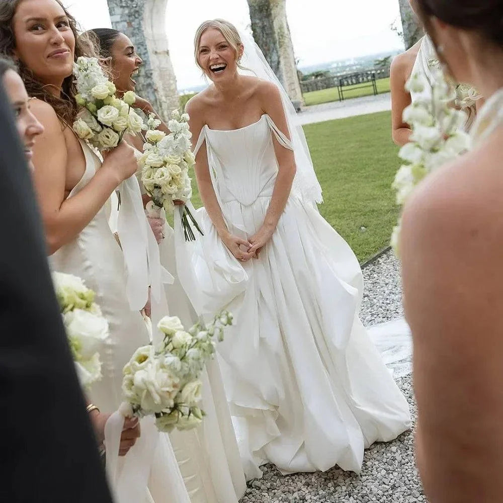 VougeVamp Customized White Spaghetti Strap Bud Wedding Dress - A-Line Sleeveless Floor-Length Gown - VougeVampUK