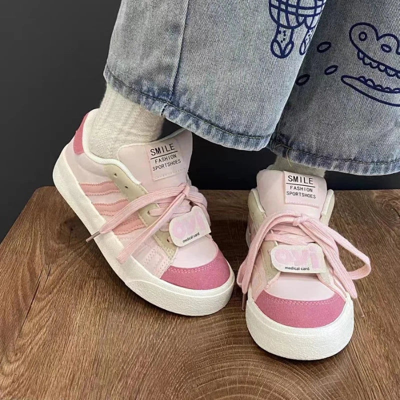 VougeVamp Low-Cut Cross-Strap Sneakers – Trendy Flat-Soled Casual Sports Shoes for Walking & Everyday Wear - VougeVampUK