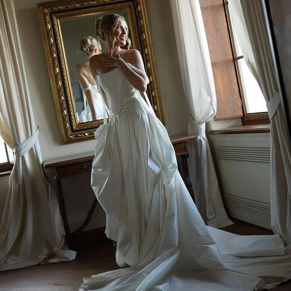 VougeVamp Customized White Spaghetti Strap Bud Wedding Dress - A-Line Sleeveless Floor-Length Gown - VougeVampUK