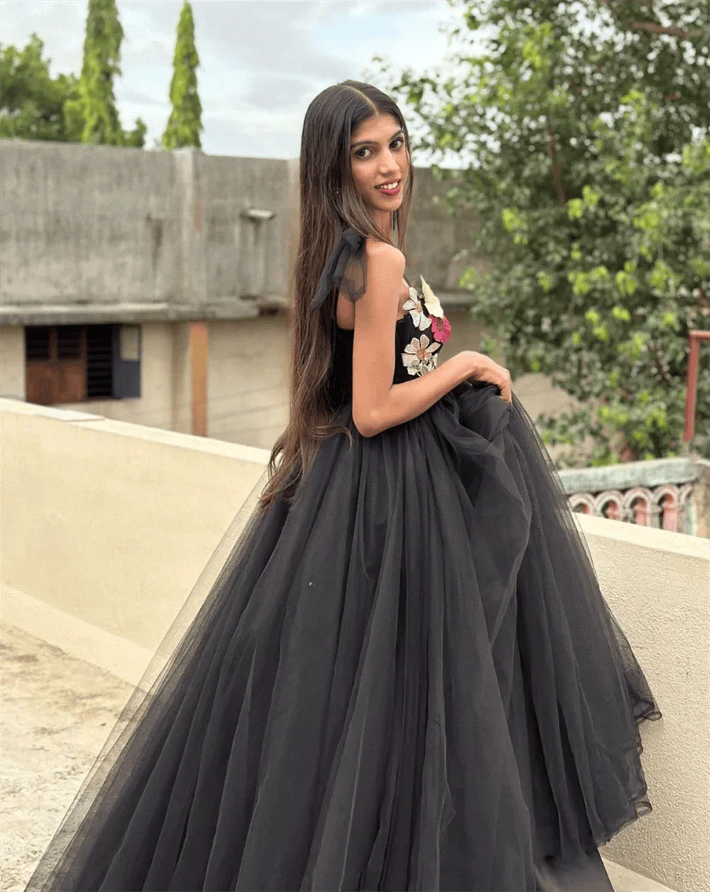 VougeVamp Sweetheart Black Prom Dress with 3D Floral Embroidery - A-Line Fairy Prom Gown