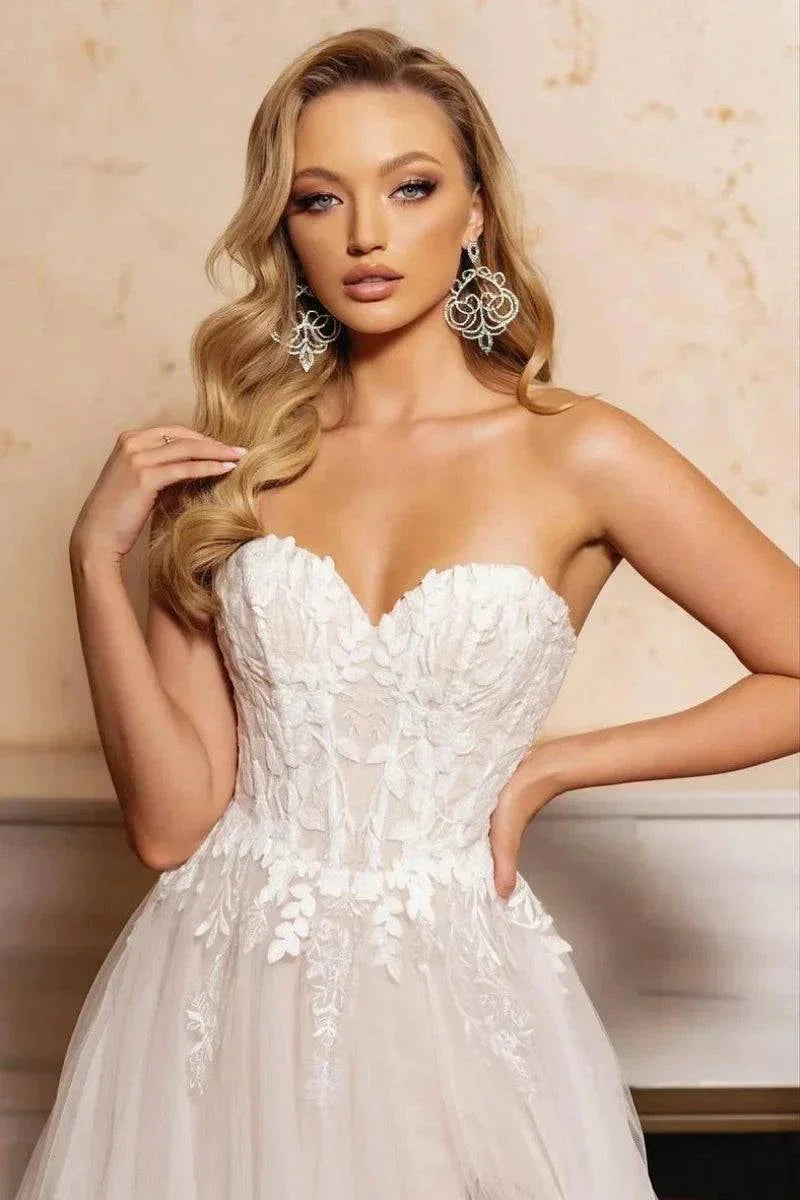 VougeVamp Sweetheart Formal Prom Dress - Embroidered Tulle Off-Shoulder A-Line Wedding Gown