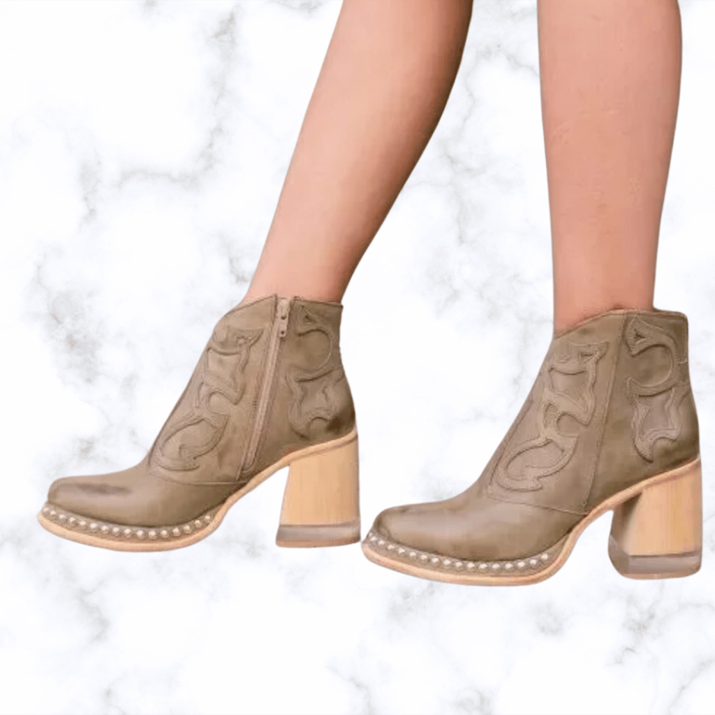 Women's Handmade Retro Leather Boots with Round Toe and Transparent Acrylic High Heels Featuring Metal Rivet Details