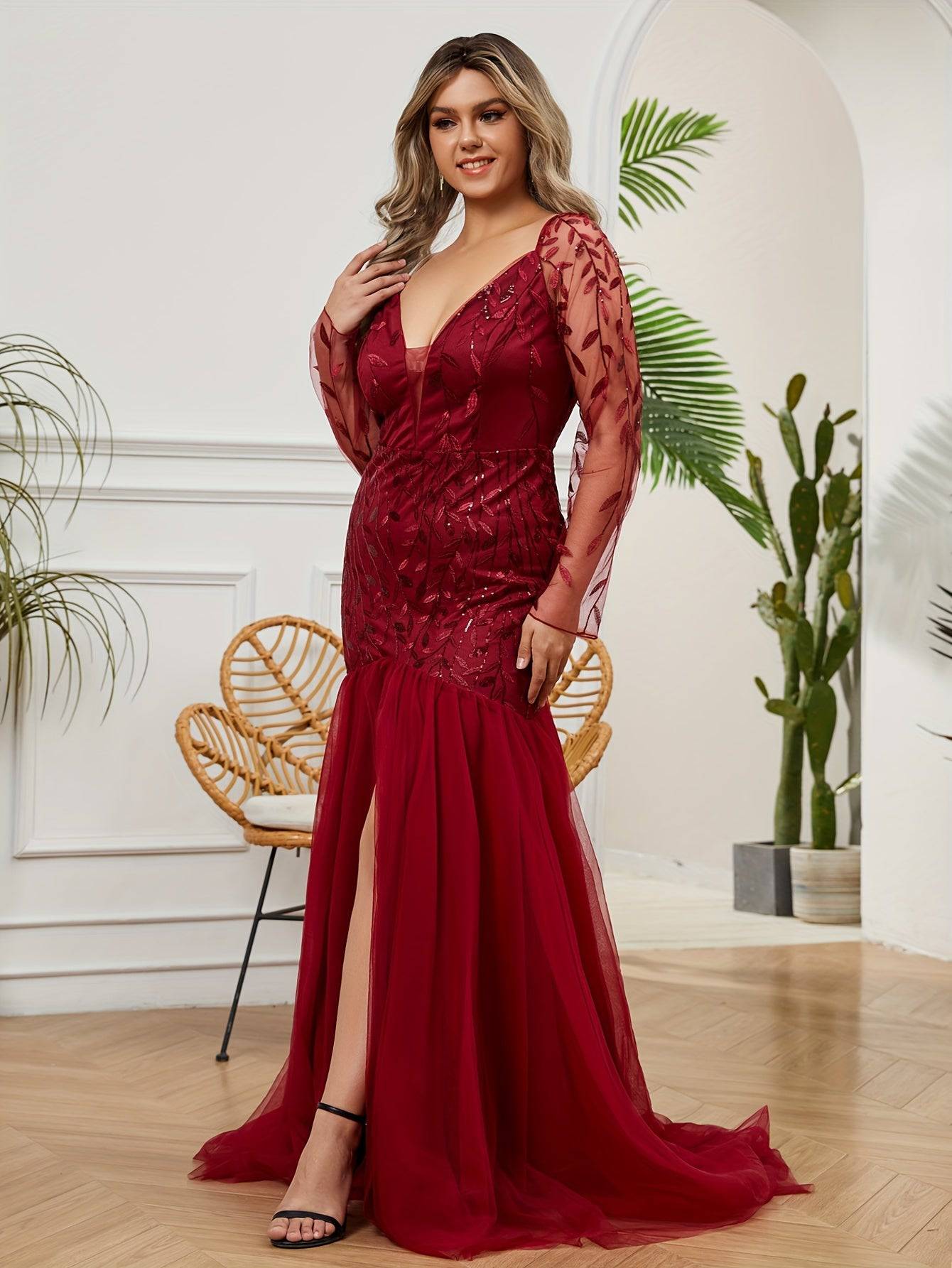 VougeVamp Plus Size Enchanting Mermaid Wedding Gown – Floral Mesh Detailing & Elegant Illusion Sleeves - VougeVampUK