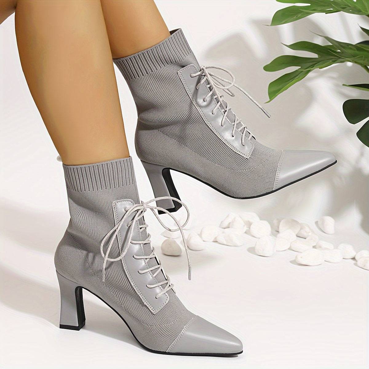 VougeVamp Fashionable Grey Ankle Boots – Pointed Toe & Chunky Heel Winter Boots - VougeVampUK