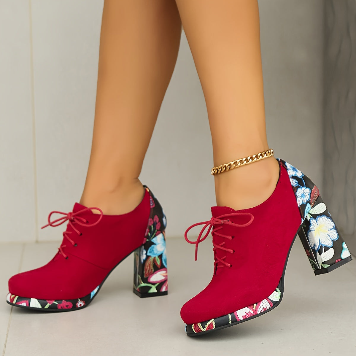 VougeVamp Elegant Chunky Heel Ankle Boots – Lace-Up Waterproof Platform Booties with Round Toe - VougeVampUK