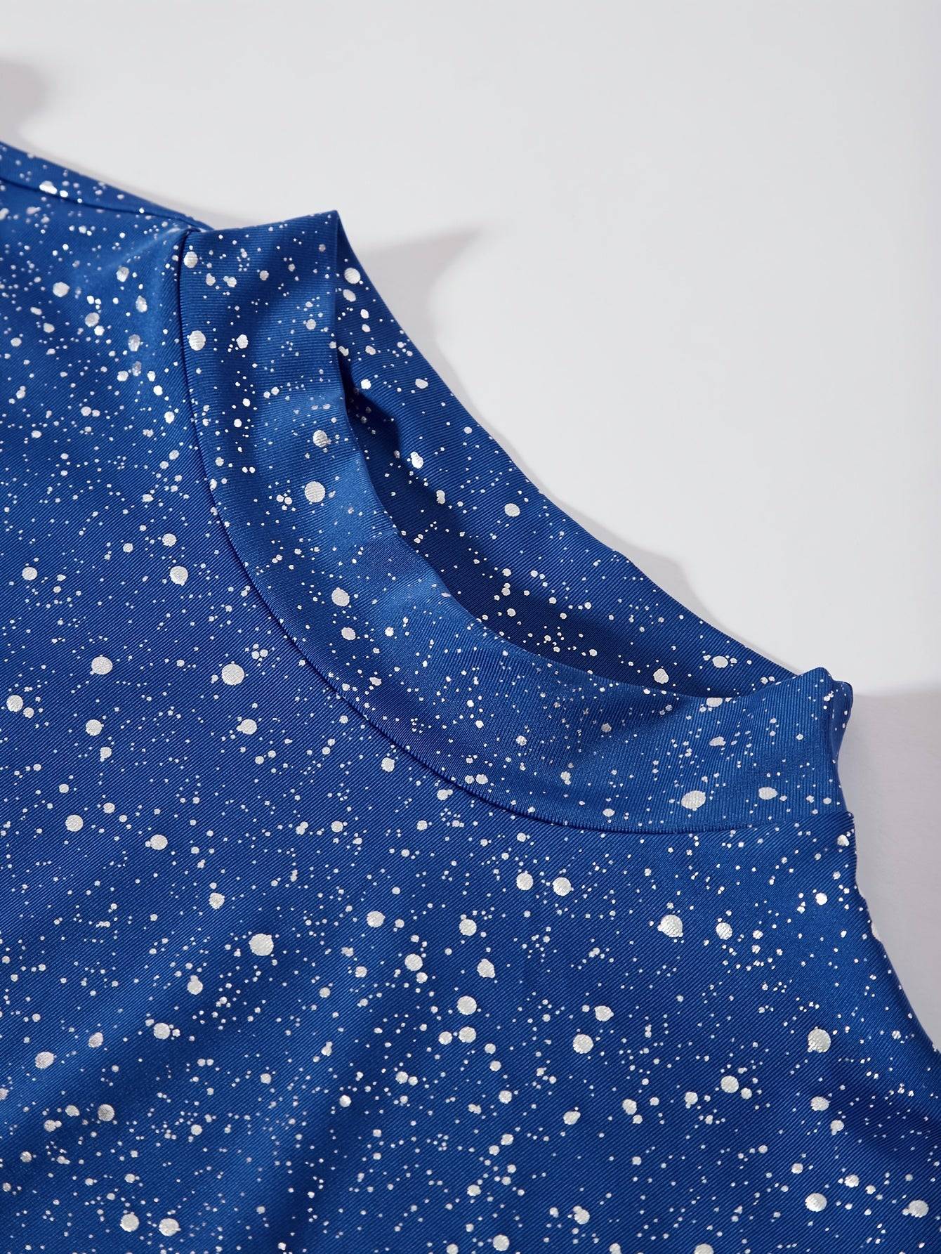 VougeVamp Elegant Red Starry Sky Maxi Dress – Long Sleeve Pleated Gown for Parties & Evening Events