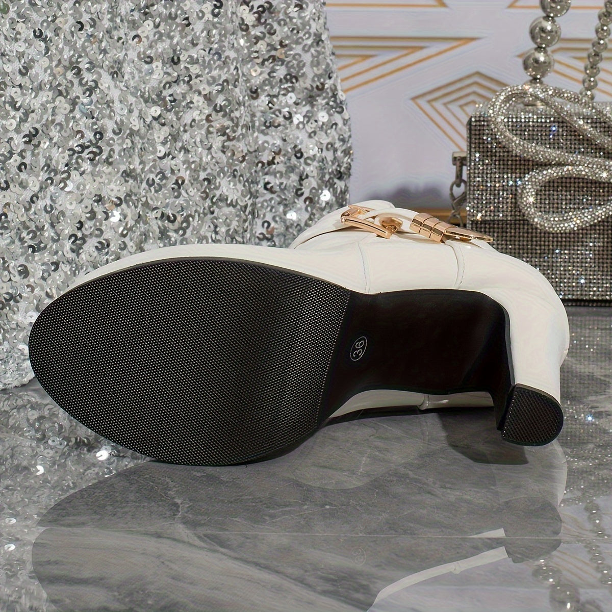 VougeVamp Women's White Chunky Heel Ankle Boots – Stylish & Comfortable Fall Booties - VougeVampUK