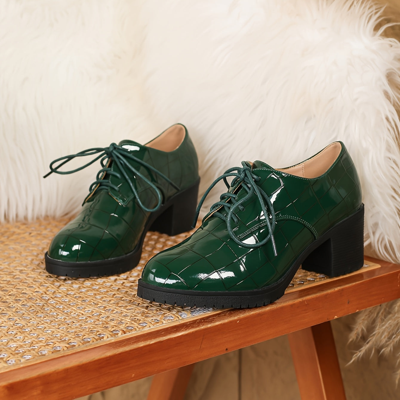 VougeVamp Chic Emerald Green Ankle Boots – Glossy Stone Pattern Lace-Up High Heel Boots with Round Toe - VougeVampUK