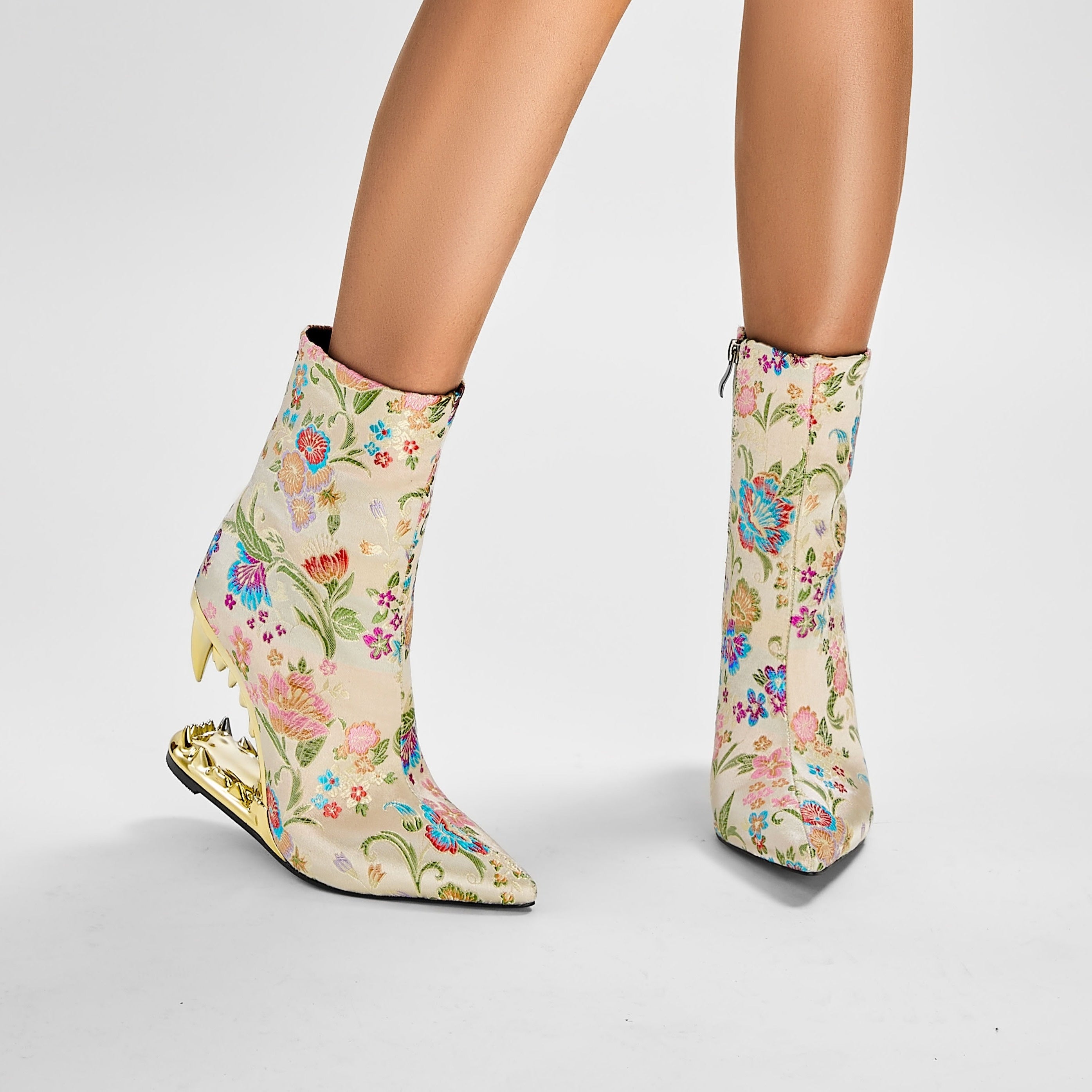 VougeVamp Elegant Floral Embroidered Ankle Boots – Pointed Toe High Heel Zip-Up Booties - VougeVampUK