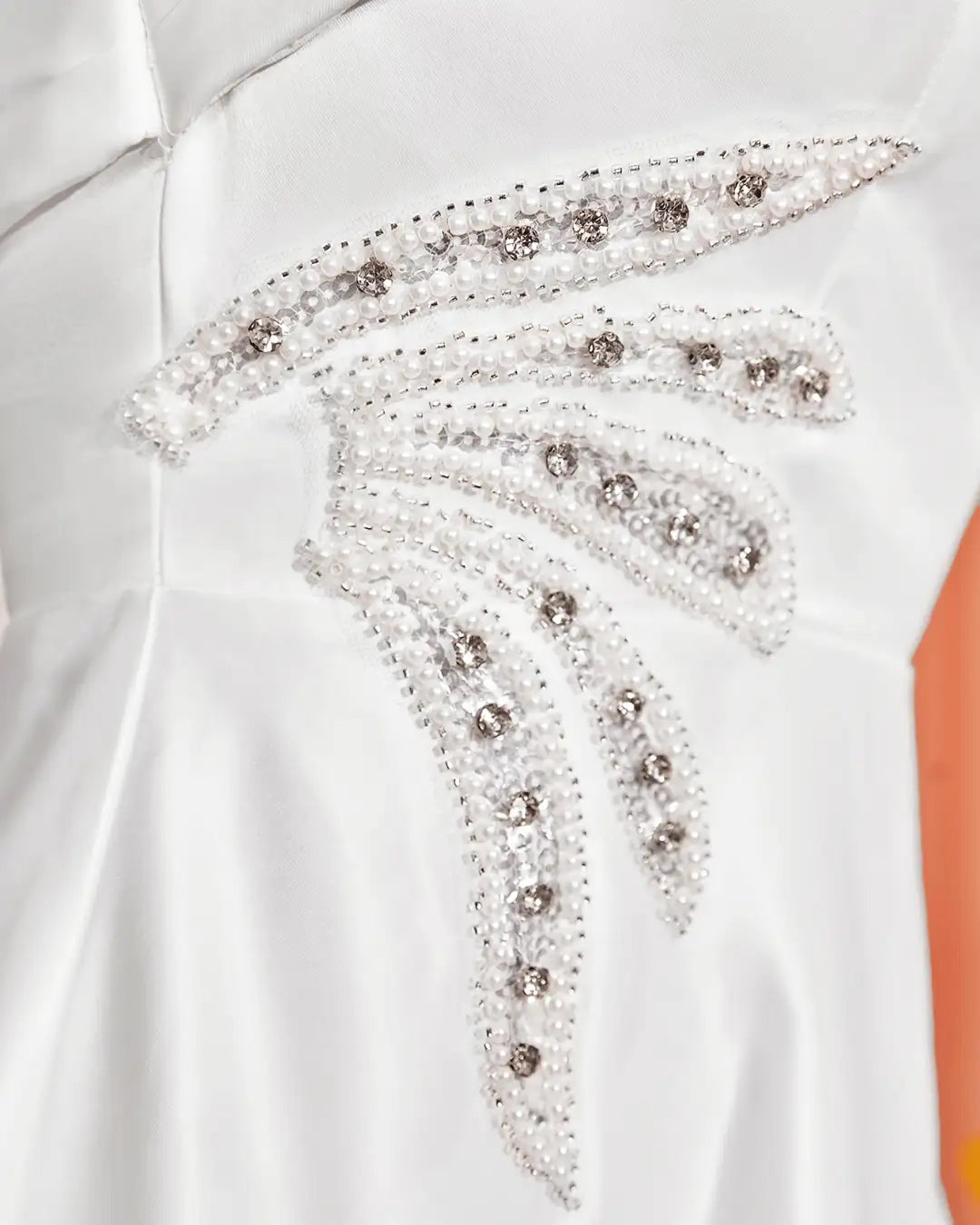 Elegant Off-Shoulder Wedding Dress with Beaded Waist – Fitted Long Bridal Gown with Zipper Detail - VougeVampUK