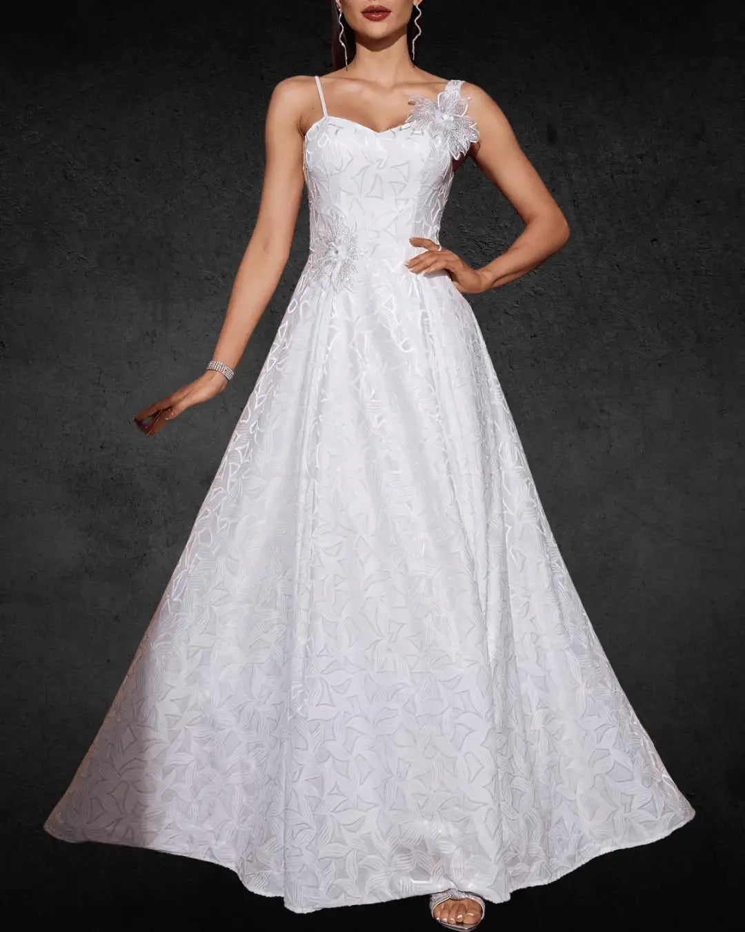 VougeVamp Elegant A-Line Bridal Gown with Lace Appliqué and Open Back Tulle Design