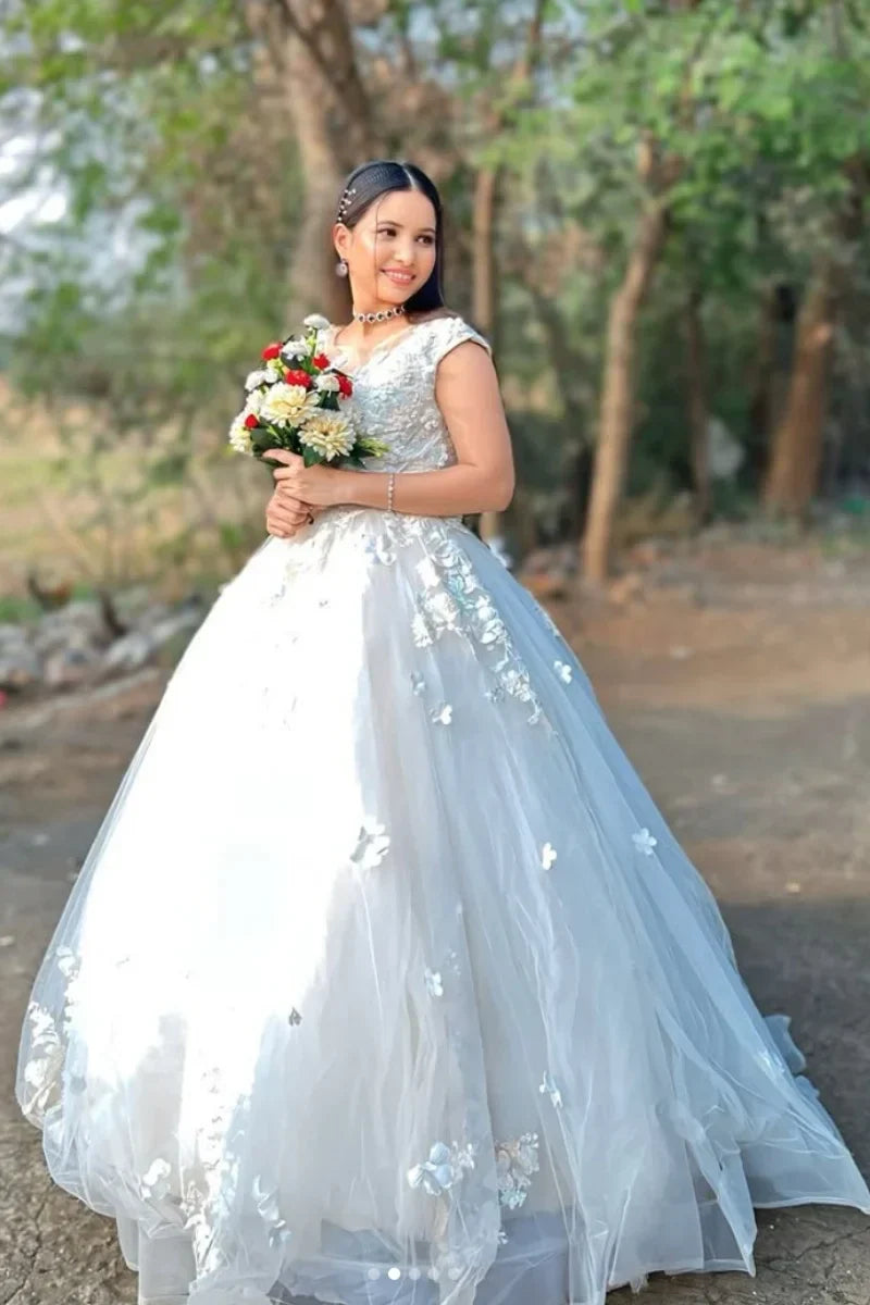 VougeVamp White Bridal Dress with 3D Applique - Tulle A-Line Wedding Gown with Watteau Train