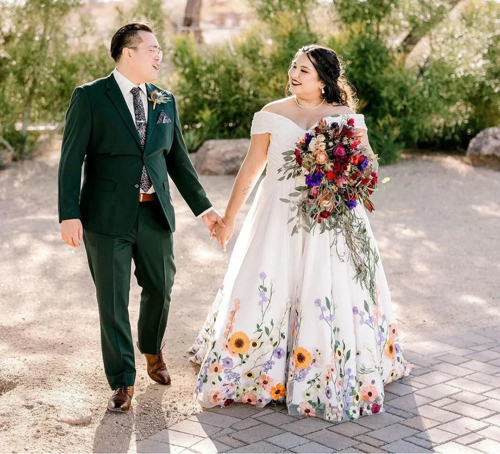 VougeVamp Elegant Plus-Size Off-Shoulder A-Line Wedding Dress - Floral Lace Gown