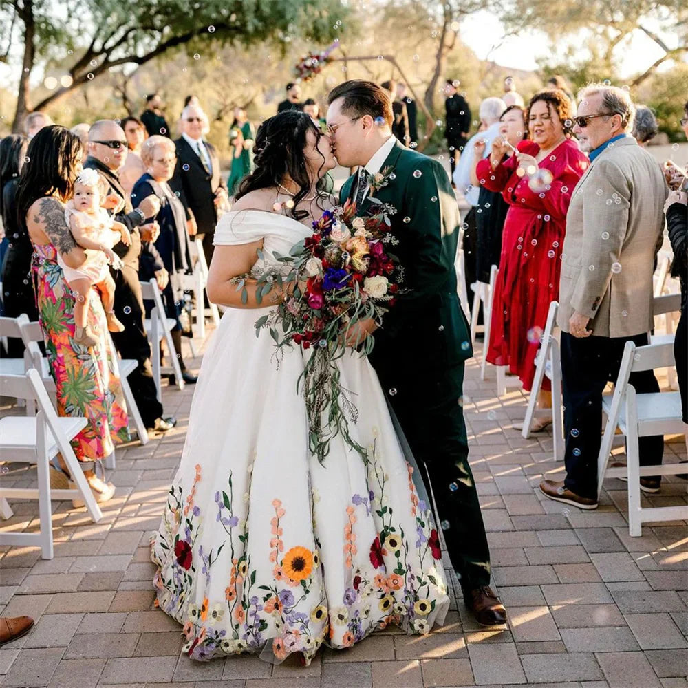 VougeVamp Elegant Plus-Size Off-Shoulder A-Line Wedding Dress - Floral Lace Gown