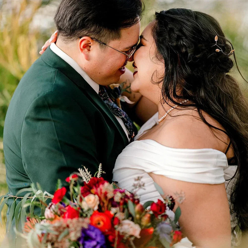 VougeVamp Elegant Plus-Size Off-Shoulder A-Line Wedding Dress - Floral Lace Gown