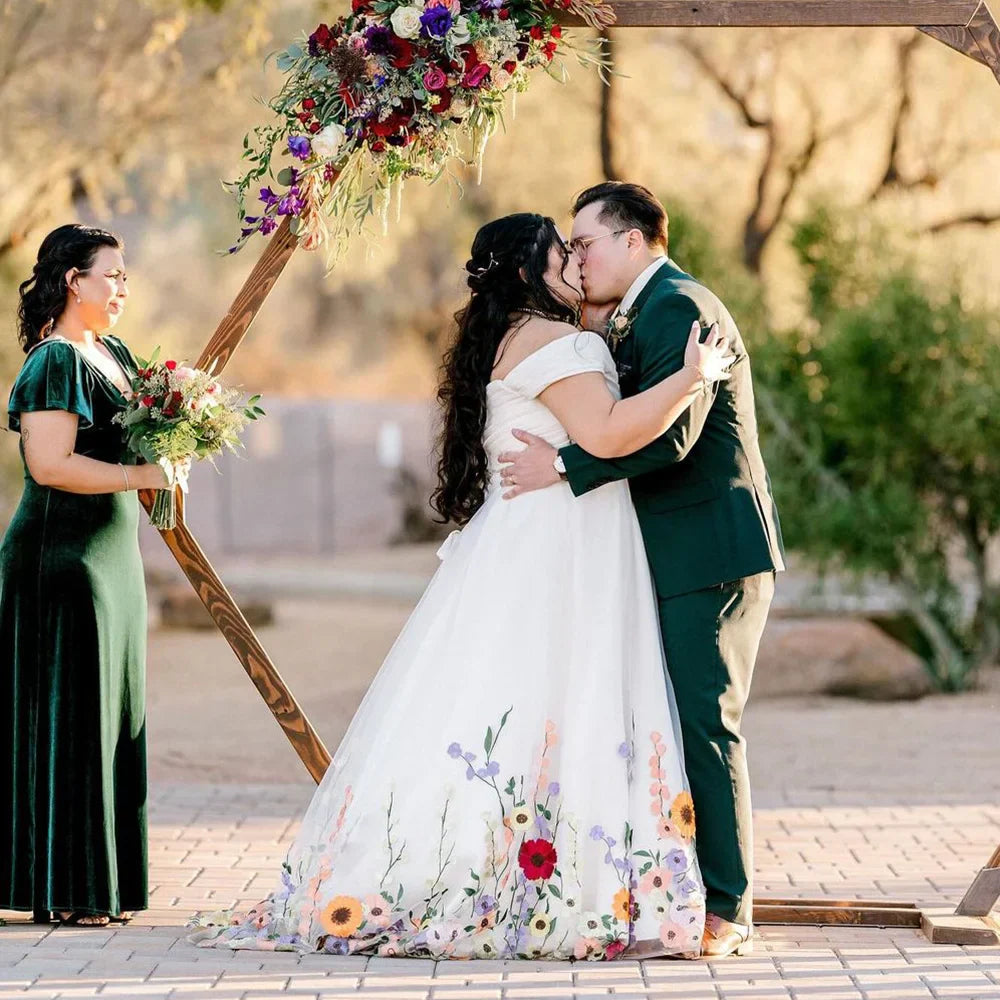 VougeVamp Elegant Plus-Size Off-Shoulder A-Line Wedding Dress - Floral Lace Gown