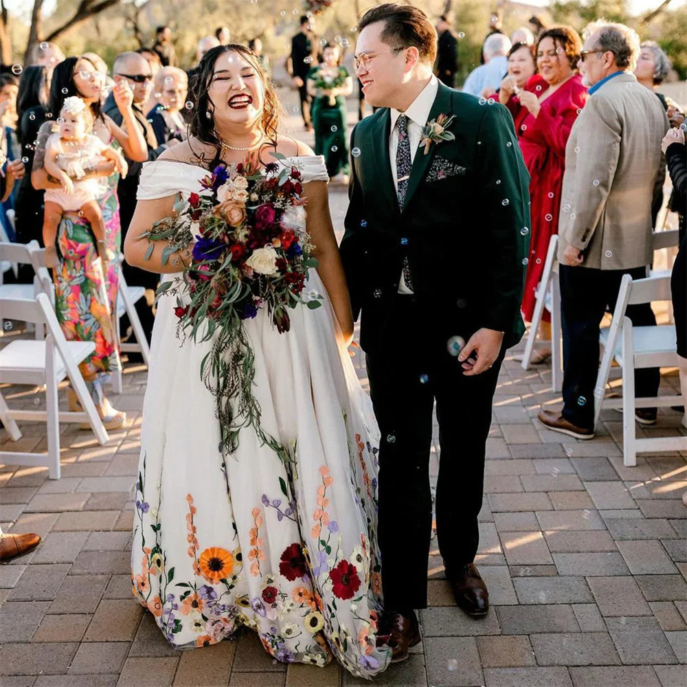 VougeVamp Elegant Plus-Size Off-Shoulder A-Line Wedding Dress - Floral Lace Gown - VougeVampUK