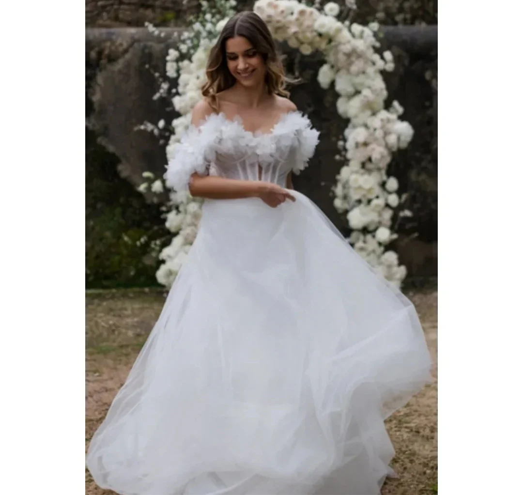 VougeVamp Sweetheart White Bridal Dress - Glitter 3D Flower Tulle Strapless A-Line Gown