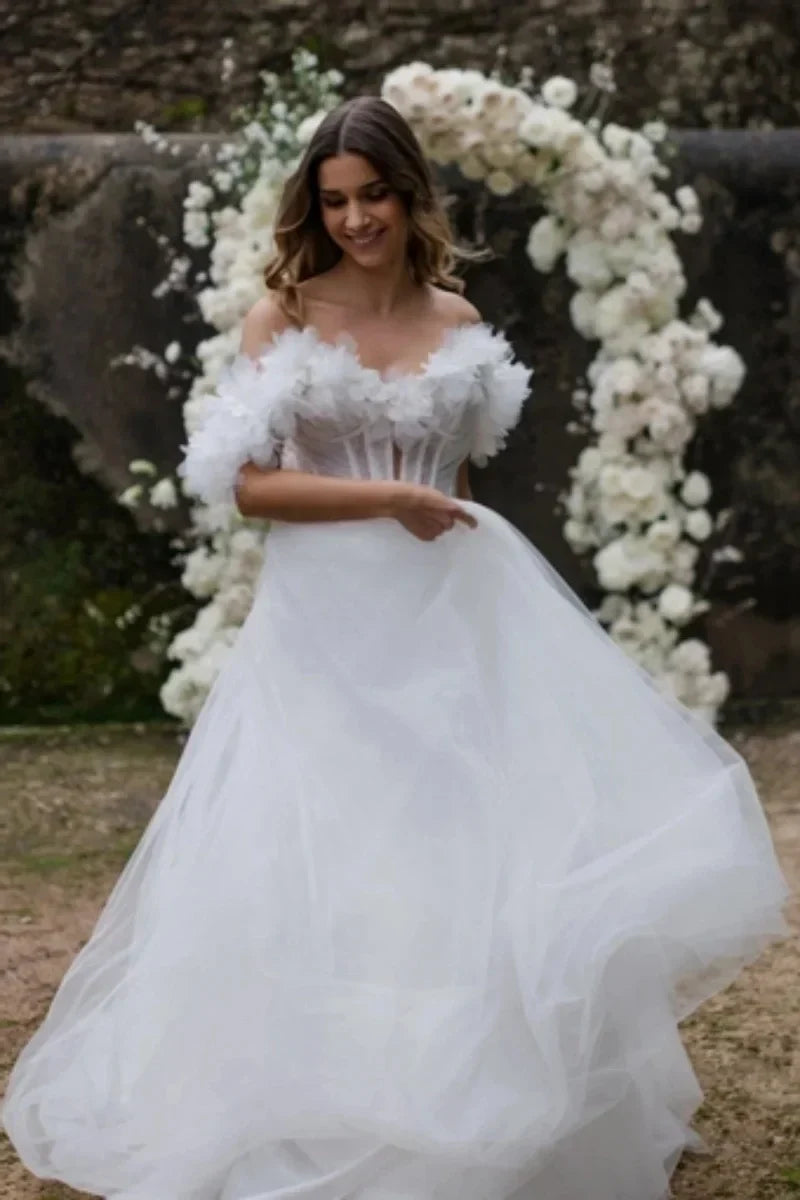 VougeVamp Sweetheart White Bridal Dress - Glitter 3D Flower Tulle Strapless A-Line Gown