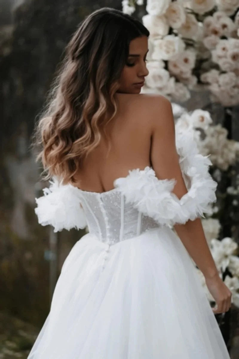 VougeVamp Sweetheart White Bridal Dress - Glitter 3D Flower Tulle Strapless A-Line Gown