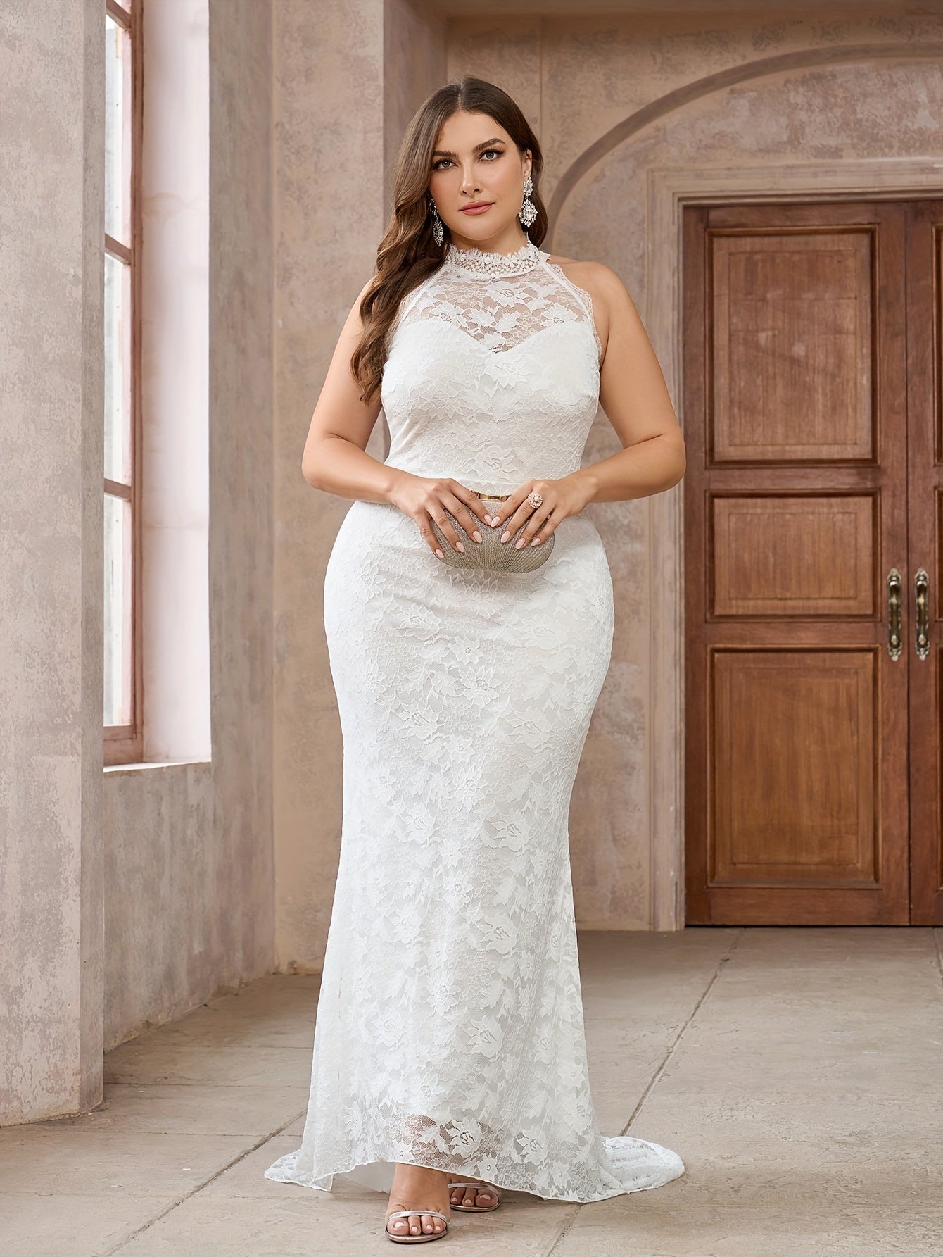 VougeVamp Elegant Plus Size Lace Gown for Women - Sleeveless Floor-Length Floral Bridal Dress with Round Neck - VougeVampUK