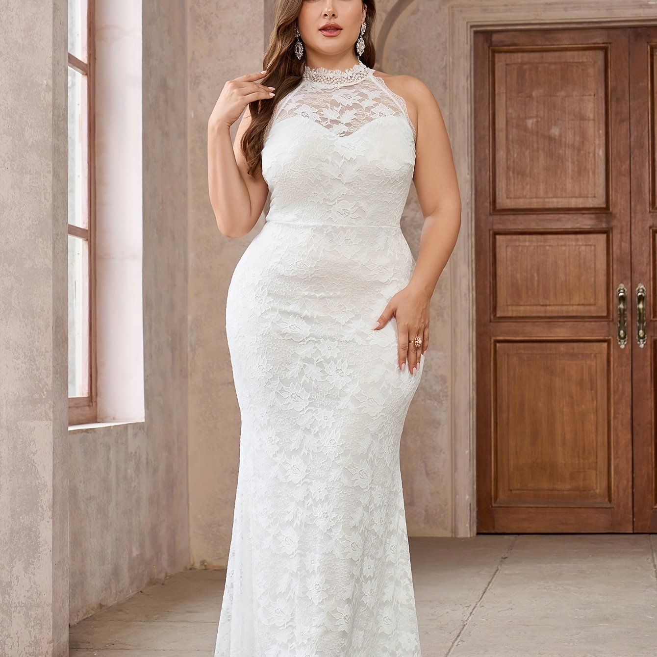 VougeVamp Elegant Plus Size Lace Gown for Women - Sleeveless Floor-Length Floral Bridal Dress with Round Neck - VougeVampUK