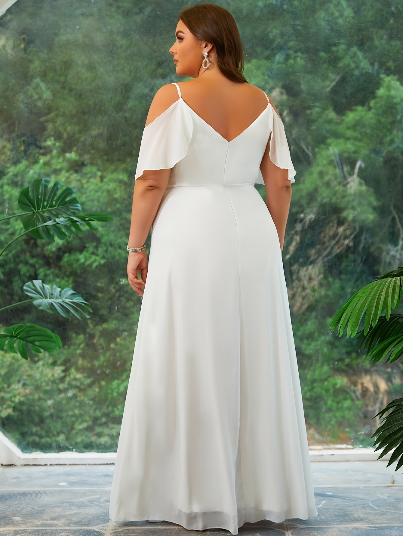 VougeVamp Long Formal Wedding Dress for Plus Size Brides - Elegant V-Neck Chiffon Gown with Ruffle Sleeves - VougeVampUK