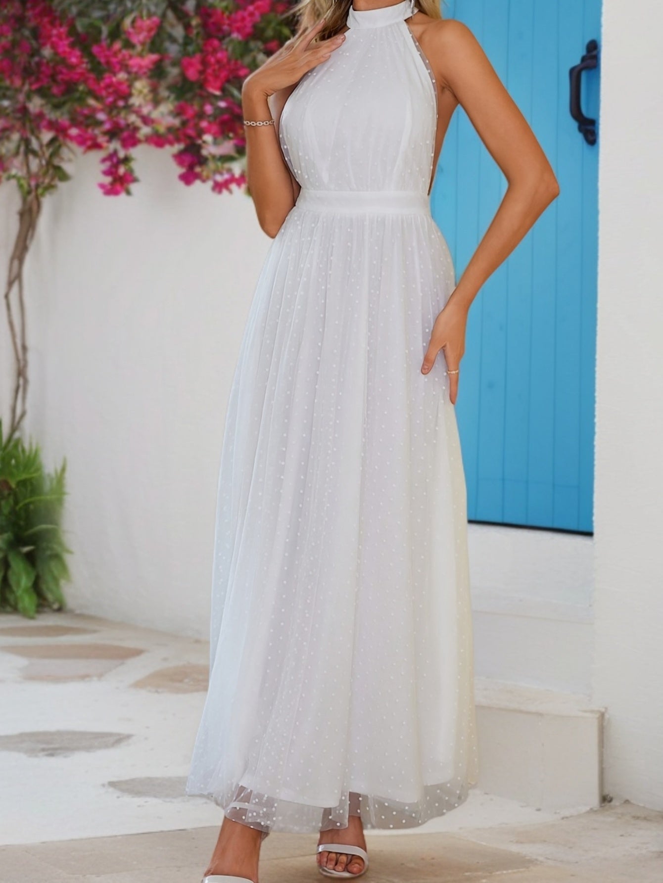 VougeVamp Elegant Sleeveless Halter Neck Maxi Dress for Women - Sheer White Lace Detailed A-Line Evening Gown - VougeVampUK