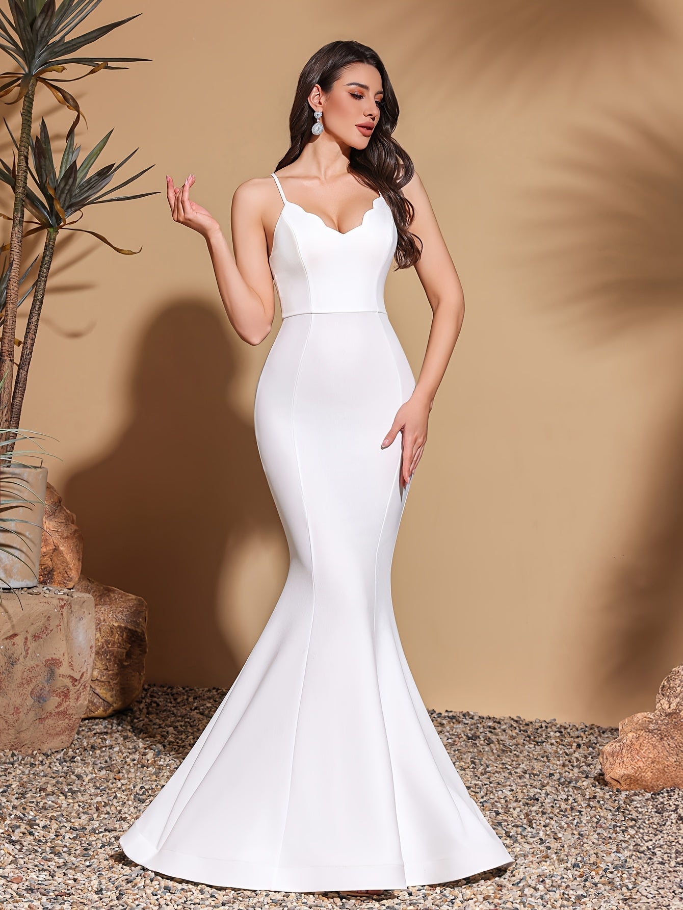 VougeVamp White V-Neck Backless Mermaid Evening Dress for Women - Elegant Long Bodycon Gown